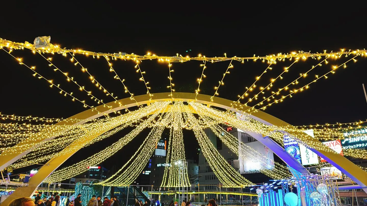 年末が近づき、街のイルミネーションが一層美しく輝く季節になり...
